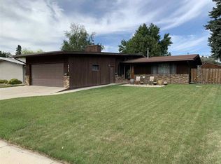 2512 1st Ave SW, Minot, ND 58701