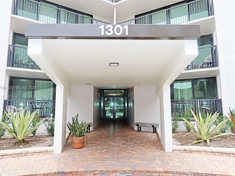 1301 River Reach Dr #214 — Photo 4
