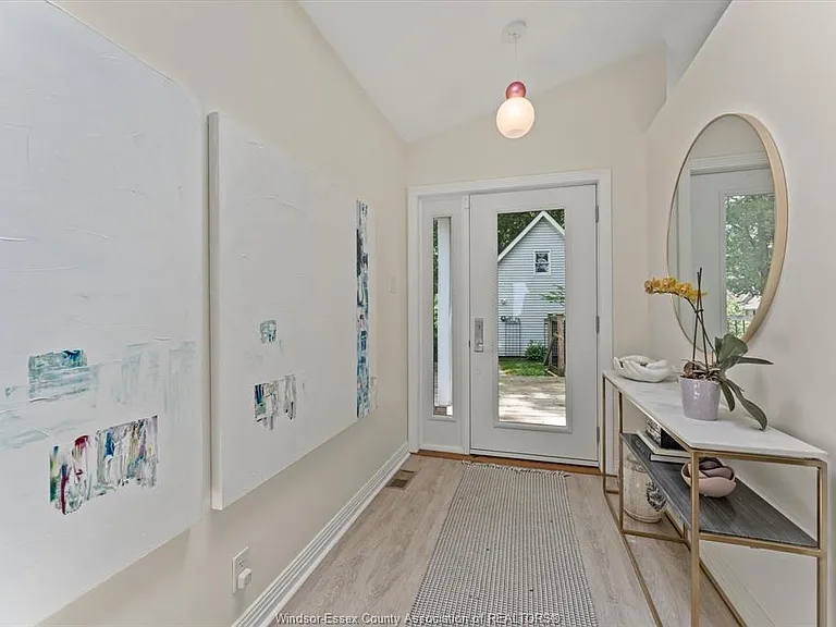 12746 Riverside Dr E — Photo 5