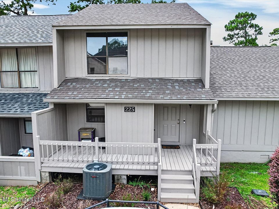 1st image of 225 Highpoint Dr