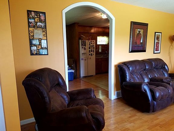 4th image of 229 Laurelwood Dr