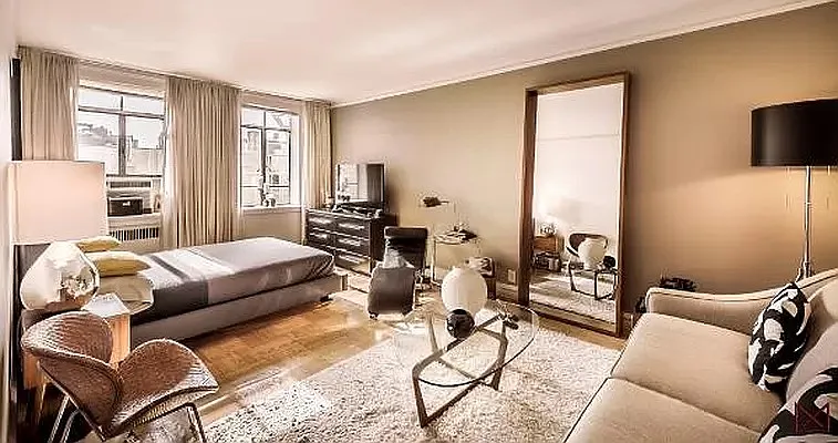 Rented by Bank Neary | media 6