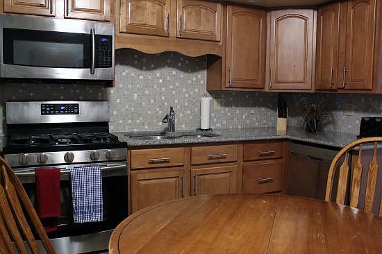 4th image of 26 Lincoln Ave #1A