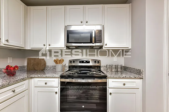 25 Winchester Ave — Photo 3