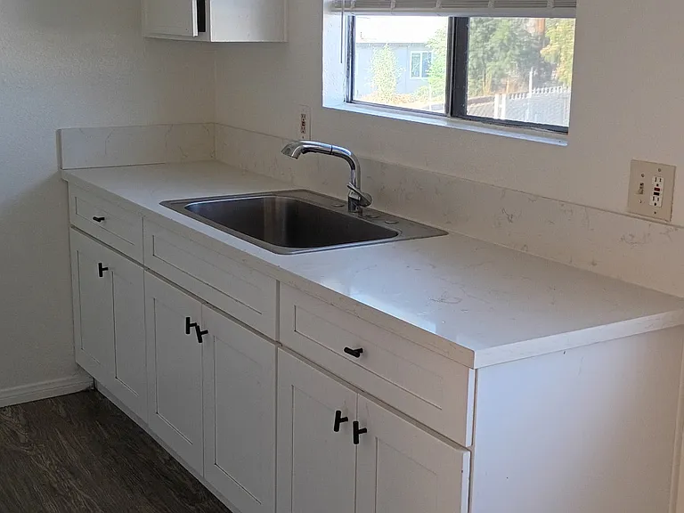 1721 Conejo Dr #10 — Photo 7