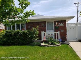 238 Saint Johns Ave, Staten Island, NY 10305