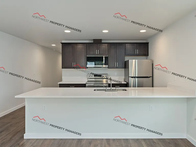 208 E Stella St #805-813 — Photo 6
