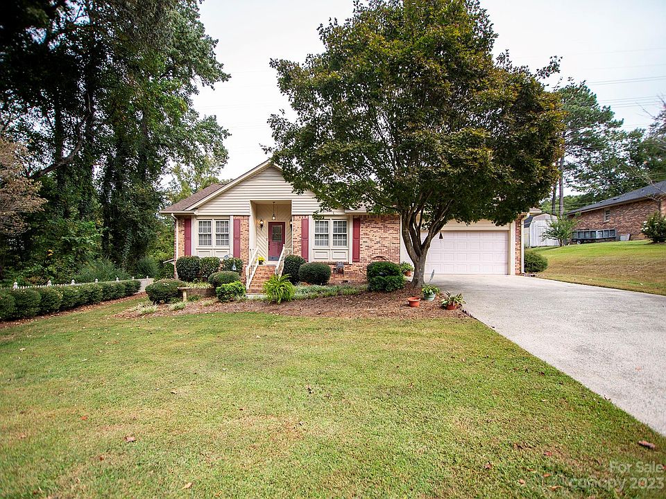 1st image of 2634 Birchwood Dr