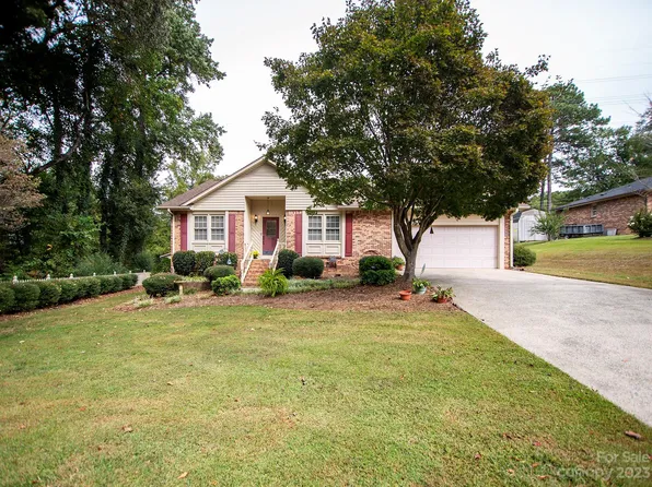 2634 Birchwood Dr, Gastonia, NC 28052