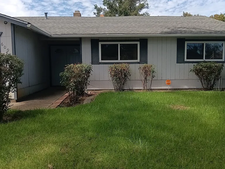 609 Hudson Dr — Photo 1