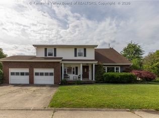 126 Rolling Acres Rd, Winfield, WV 25213