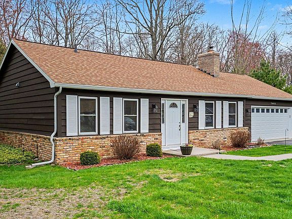 3rd image of 7682 Woodlea Dr W