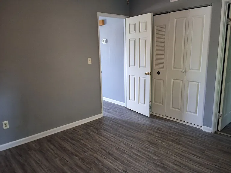 246 Elmwood Dr — Photo 7