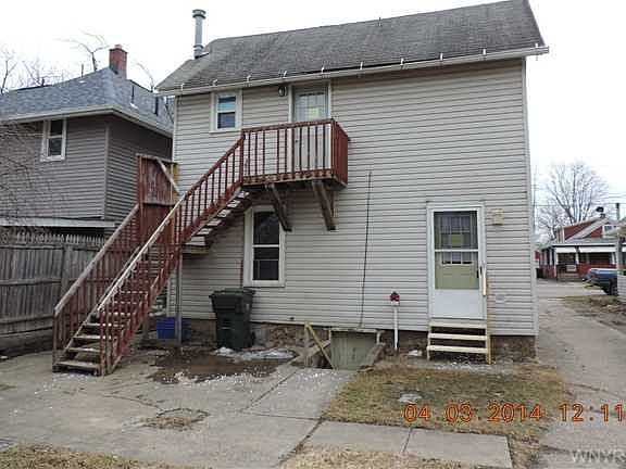 3rd image of 198 Schenck St