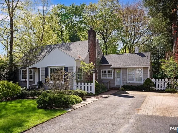 60 Oak Ave, Tenafly, NJ 07670