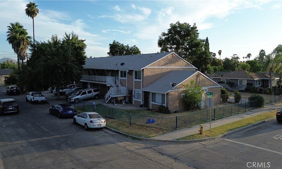 1st image of 221 E Olive St