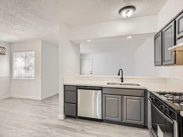 4364 Tara Ave #D — Photo 11