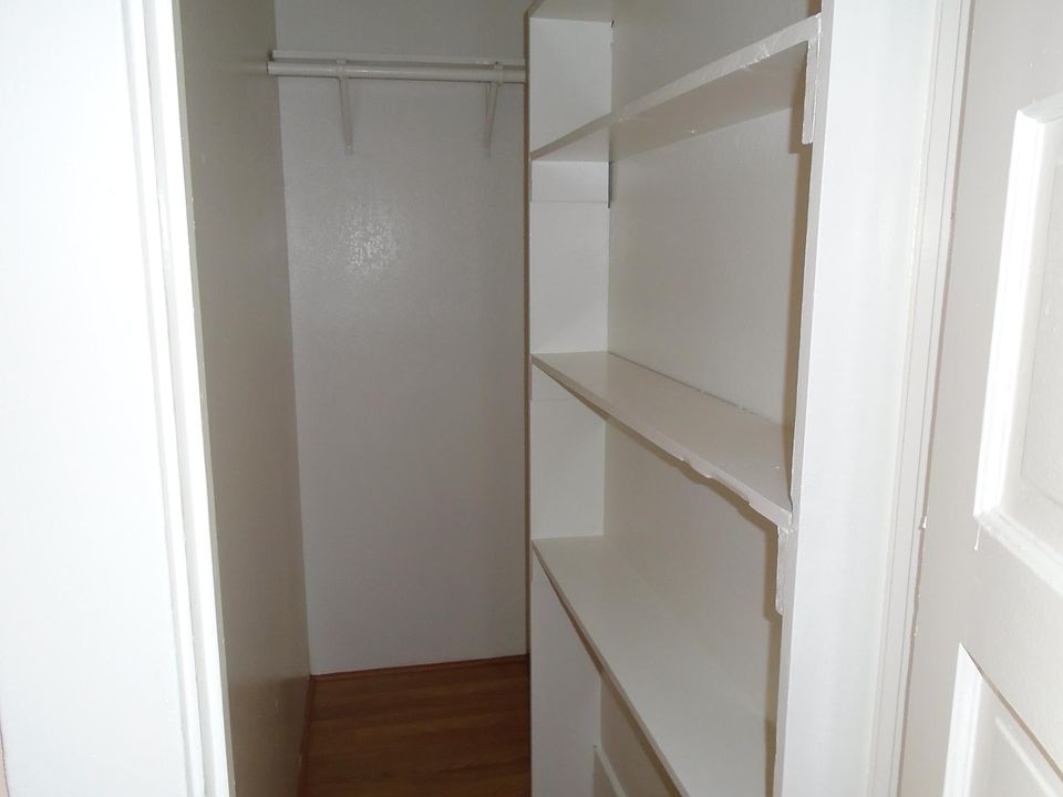 1st image of 220 Elm Ave APT 211