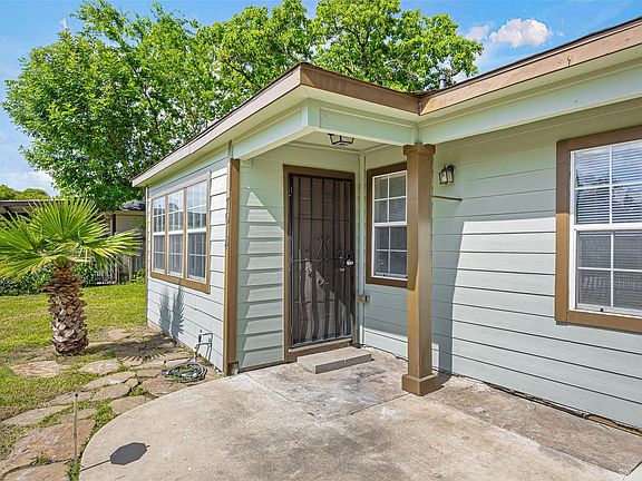 5th image of 7614 Darnay Dr