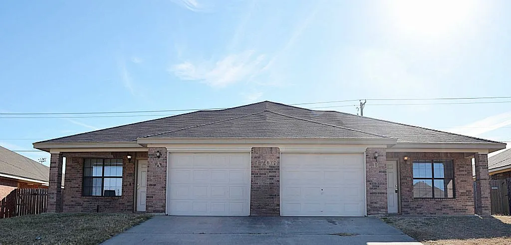 3 bed, 1332 sqft, $1,300 — Photo 1