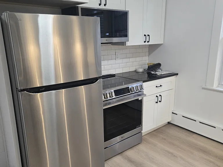 2425 Niagara St #2 — Photo 1