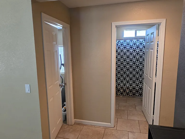 112 S Lake Ave — Photo 4