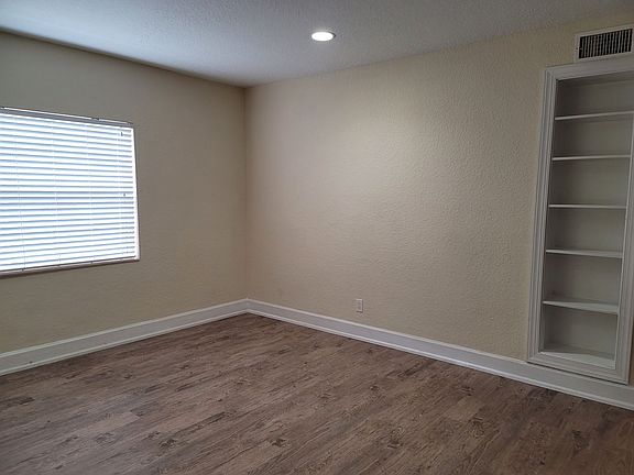 4th image of 209 S New Jersey Ave APT 1