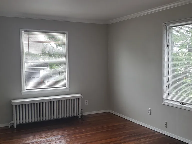 54 Lambert St — Photo 10