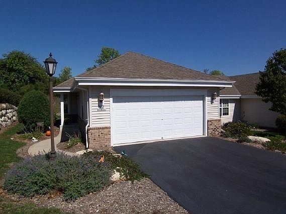 1st image of N97W14116 Knollcrest Cir