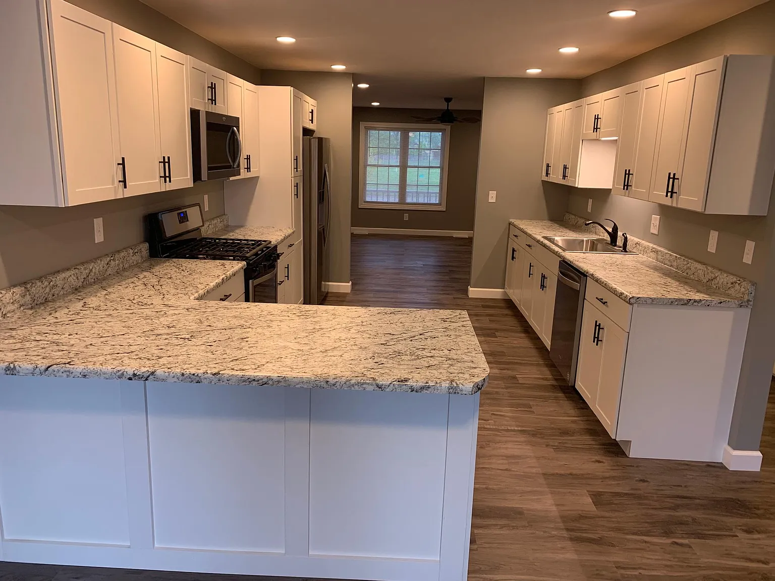 3 bed, 1500 sqft, $2,000 — Photo 3
