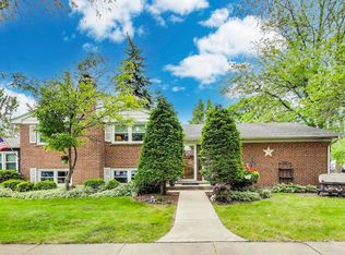 1241 Elliott St, Park Ridge, IL 60068