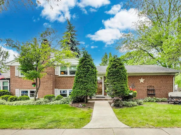 1241 Elliott St, Park Ridge, IL 60068
