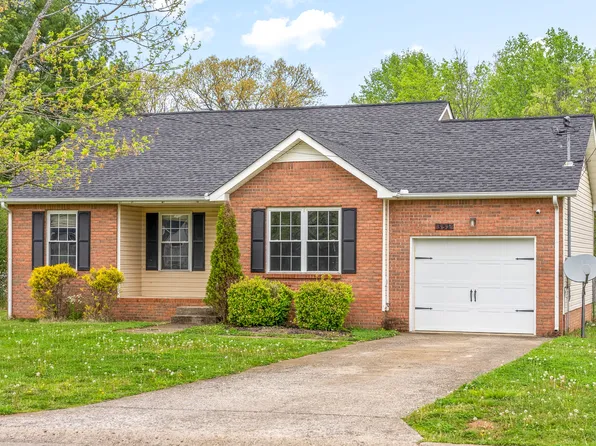 352 Broadmore Dr, Clarksville, TN 37042