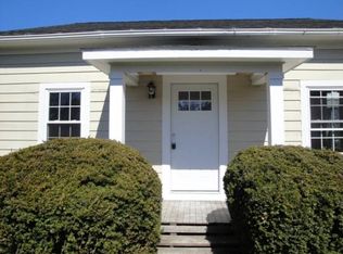 54 Chase St, Hyannis, MA 02601