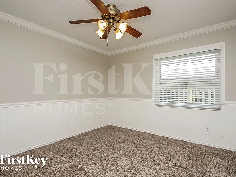 2409 Brookside Ave — Photo 7