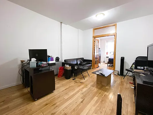 Rented by Compass | media 10