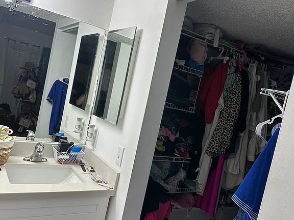 5th image of 9703 SW 138th Ave