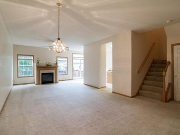 4th image of 1331 White Oak Dr