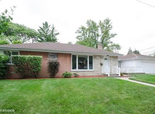 3939 Lee St, Skokie, IL 60076
