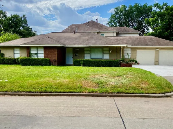 8318 Greenbush St, Houston, TX 77025