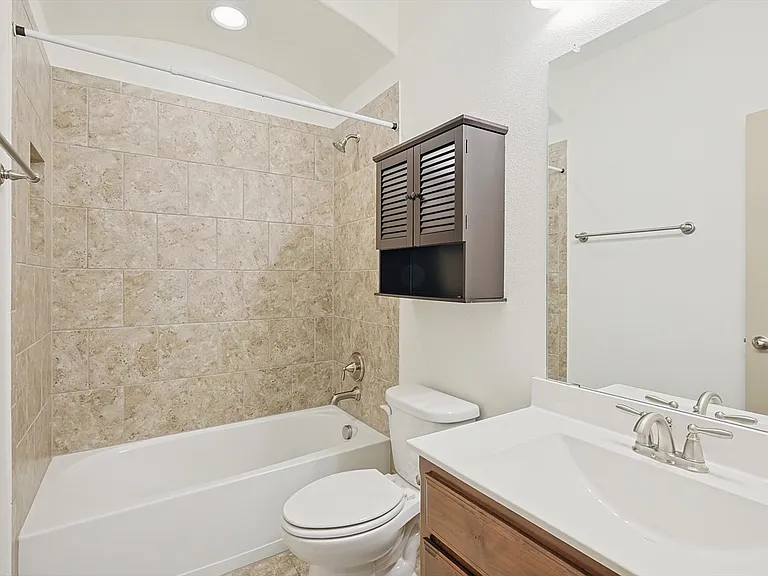 1809 McGee Ave — Photo 8