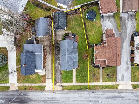 3rd image of 38217 Wilson Ave