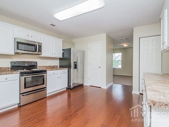 4th image of 241 Campfire Dr