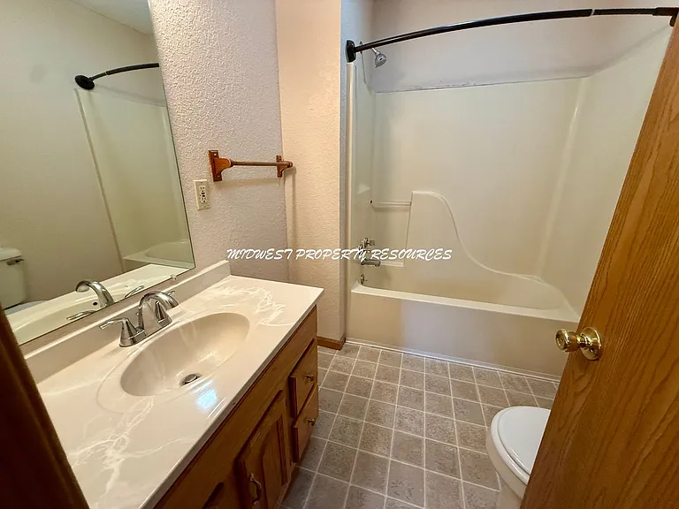 503 N Austin St — Photo 10
