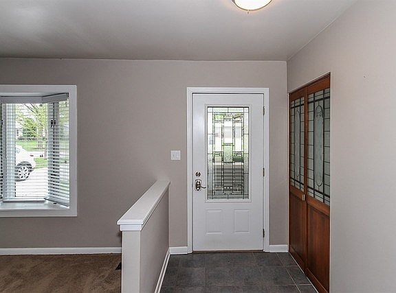 3rd image of 908 Bradford Ln
