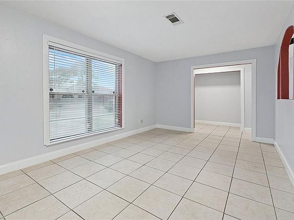 3rd image of 5007 Toulon St