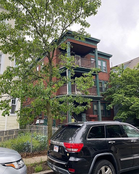 2nd image of 71 Tower St
