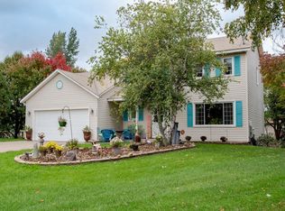 2246 McAfee Cir, Saint Paul, MN 55109