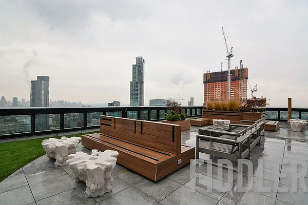 Rented by The KCI Group | media 28