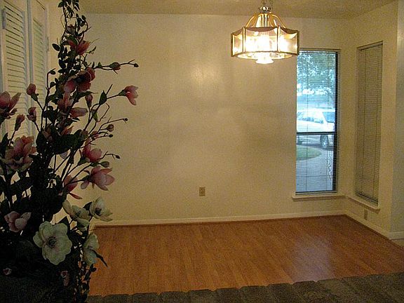 3rd image of 3231 Mesquite Dr